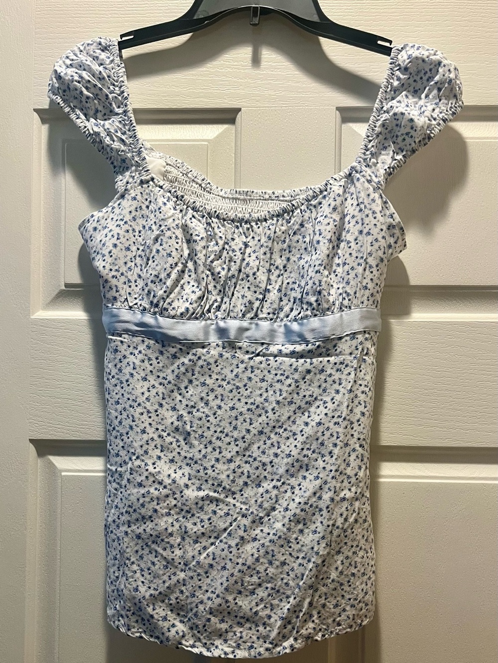 Hollister Blue Floral Smocked Puff Sleeve Top Women’s Medium Cottagecore